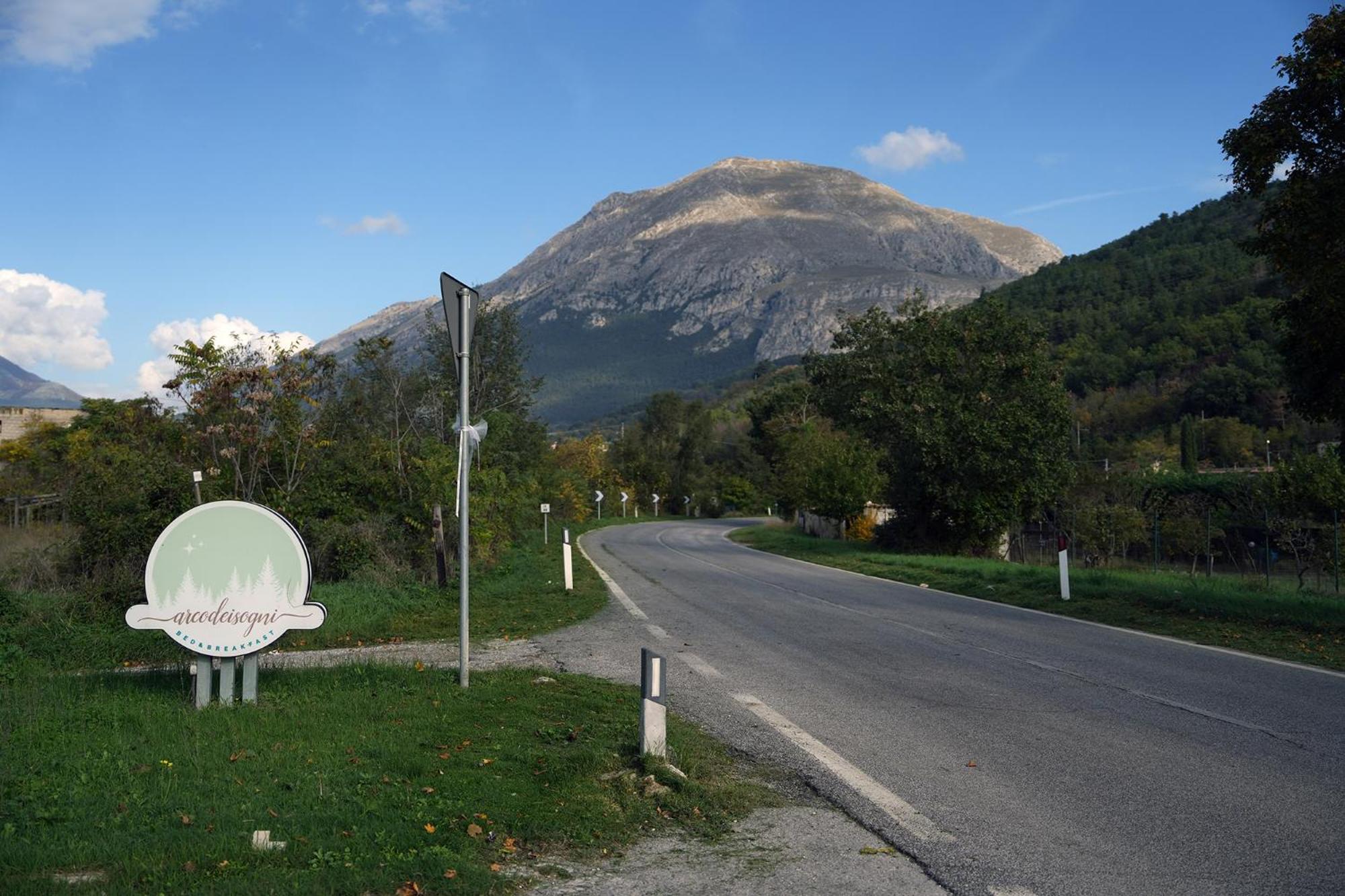 B&B Arco Dei Sogni Celano Buitenkant foto